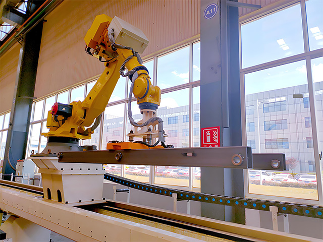 桁架机器人与工业机器人在建材与建筑领域的应用